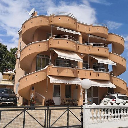 Apartments Montenegrina Ούλτσιν Εξωτερικό φωτογραφία