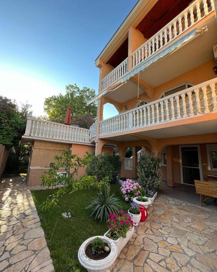 Apartments Montenegrina Ούλτσιν Εξωτερικό φωτογραφία